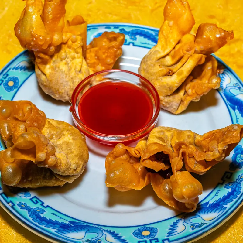 Gebackene Wanton mit süss-saurer Sauce